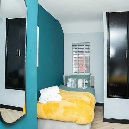 A Modern Close To Centre With Parking Apartment Leeds (West Yorkshire)