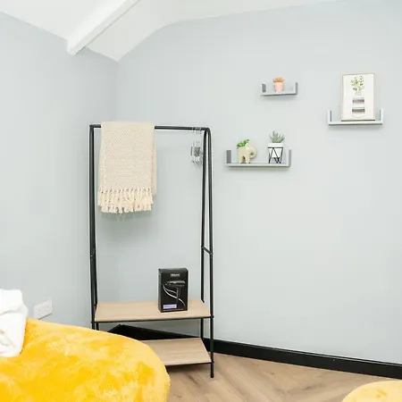 A Modern Close To Centre With Parking * Leeds (West Yorkshire)