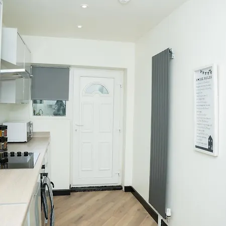 A Modern Close To Centre With Parking Apartment Leeds (West Yorkshire)