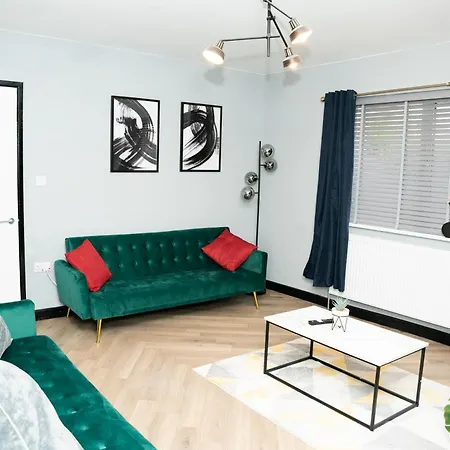 Apartment A Modern Close To Centre With Parking *